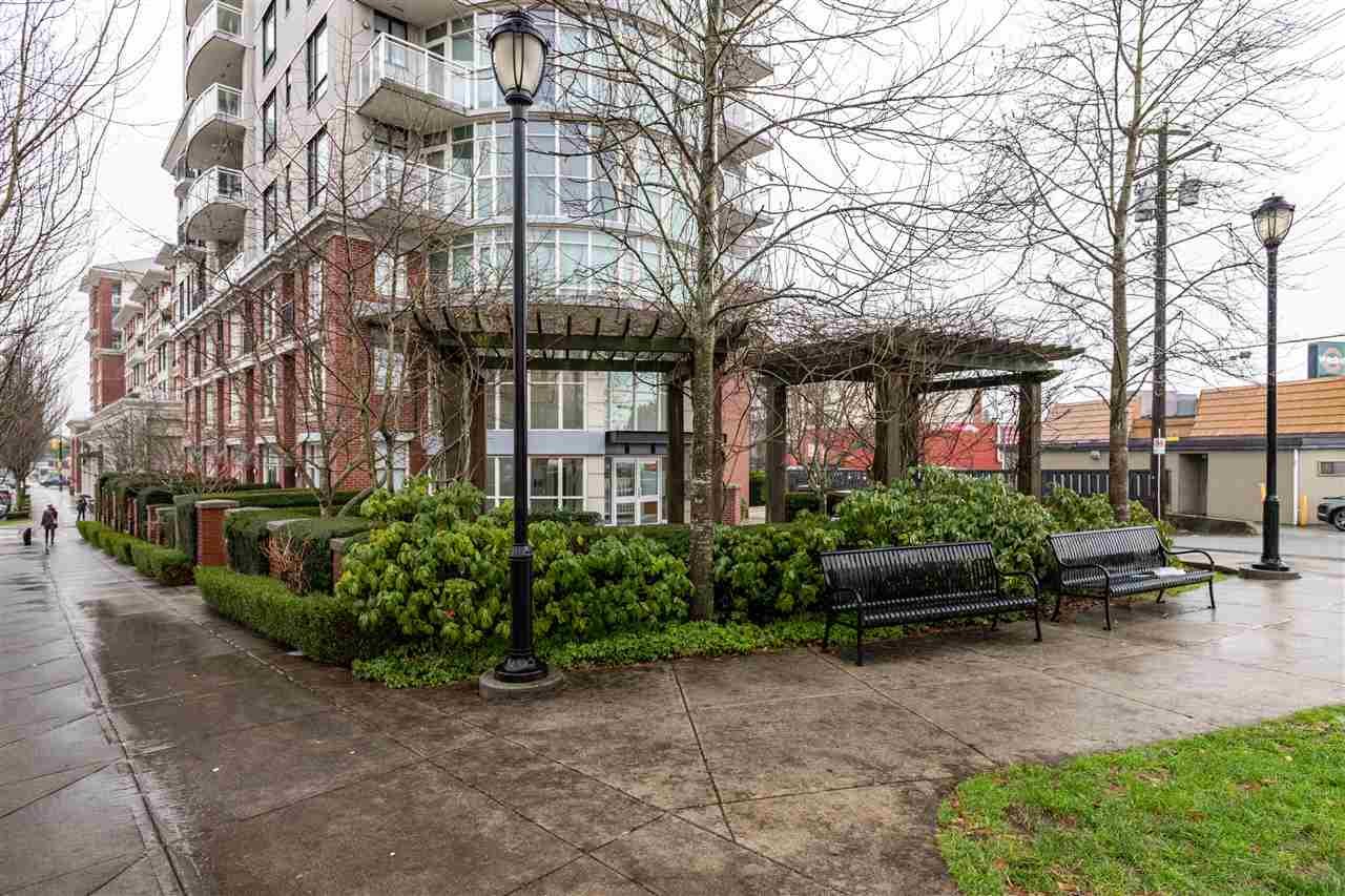 854-1483 E King Edward Ave
