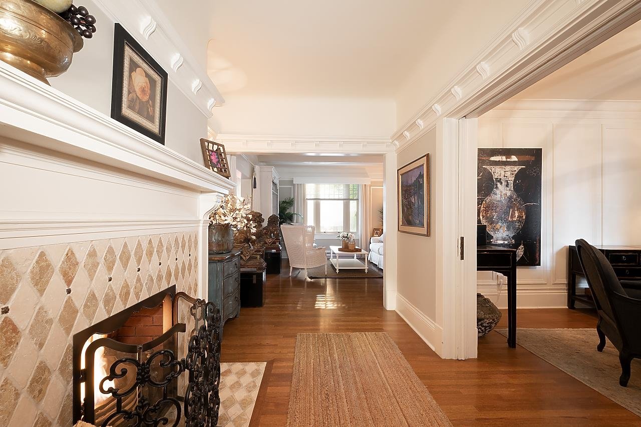 24-1386 Nicola St