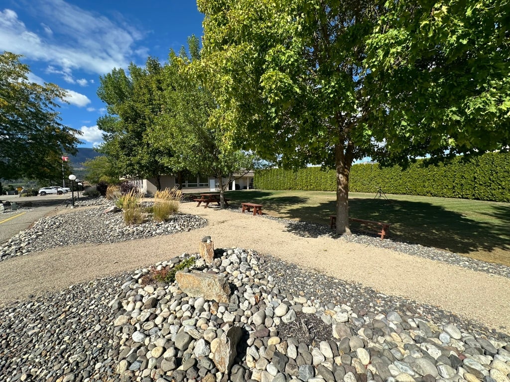 5017 5th Ave