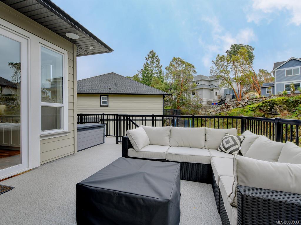 1401 Grand Forest Close