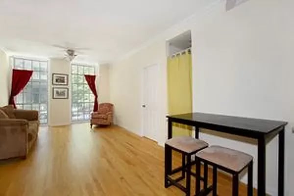 509 East 77th Street Unit: 1BGROUND