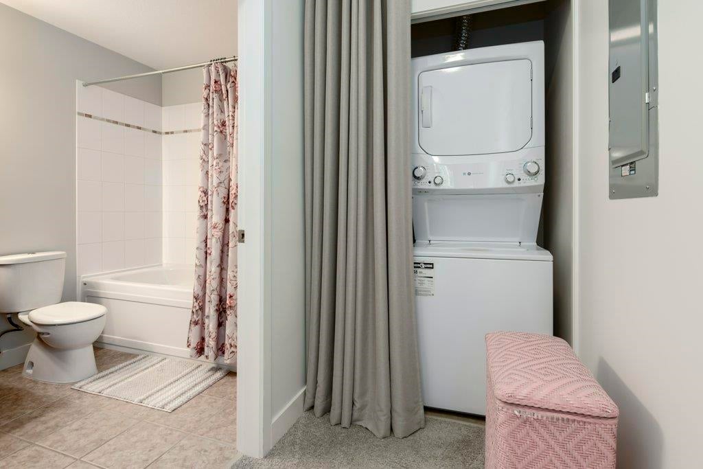101-1375 View Cres