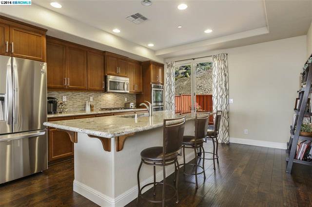 6480 Bayview Dr, Oakland, CA 94605