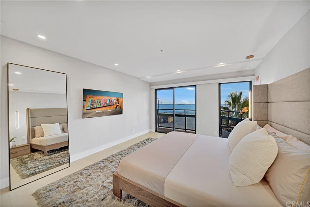 Oceanfront Luxury Condo in Long Beach