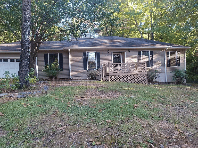 300 Bayside Dr