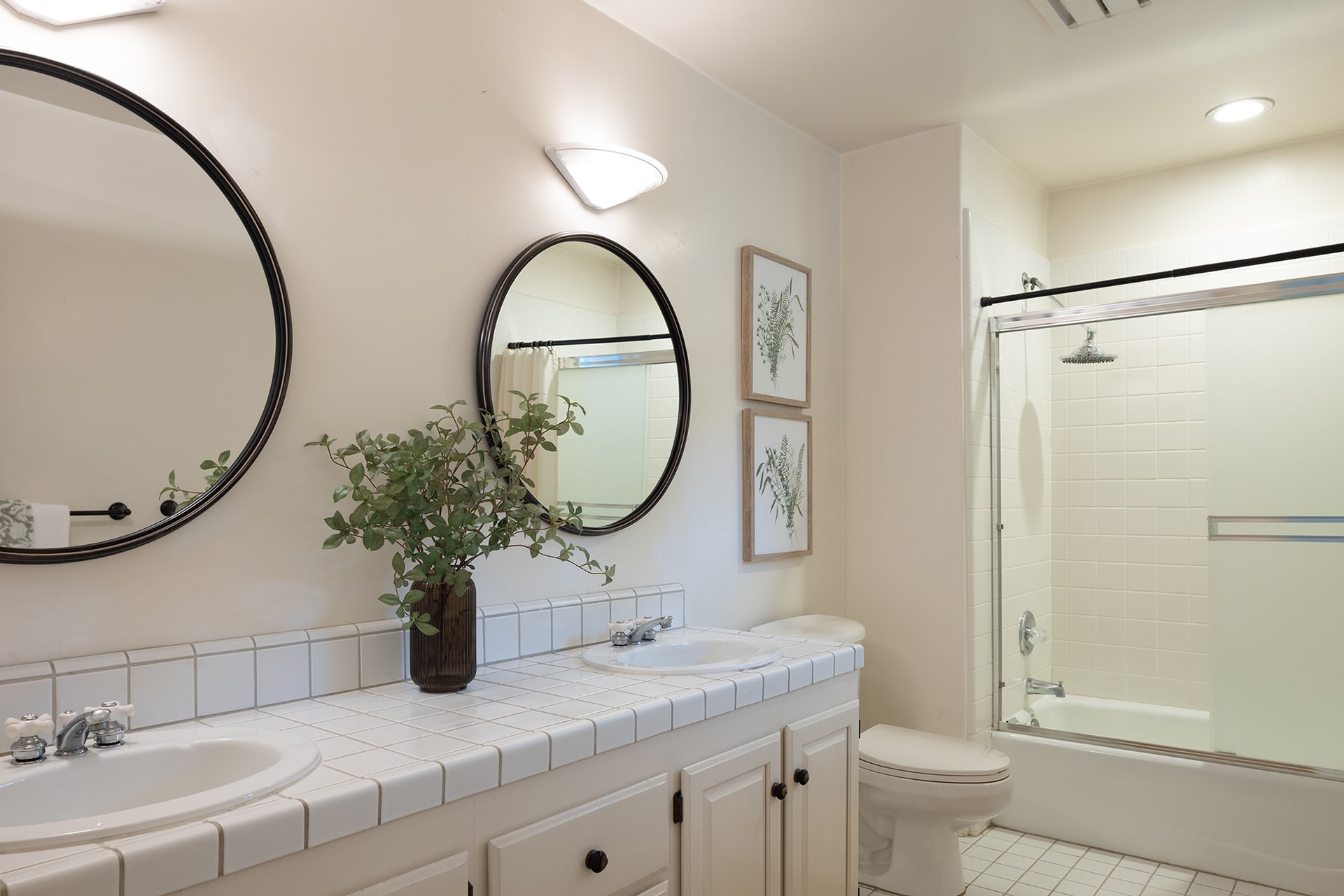 Spacious Monterey Haven - 450 Dry Creek Road