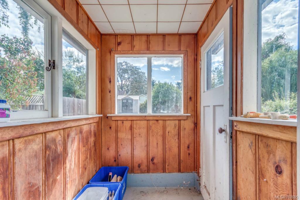 2531 Roseberry Ave