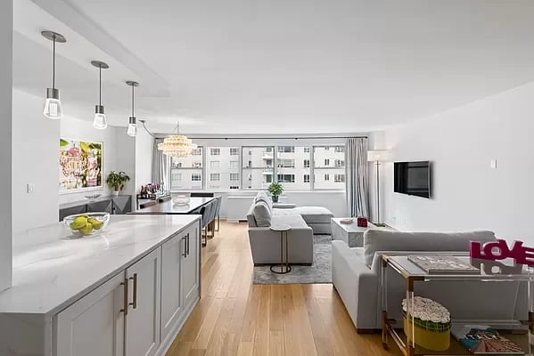 201 East 66th Street Unit: 8L