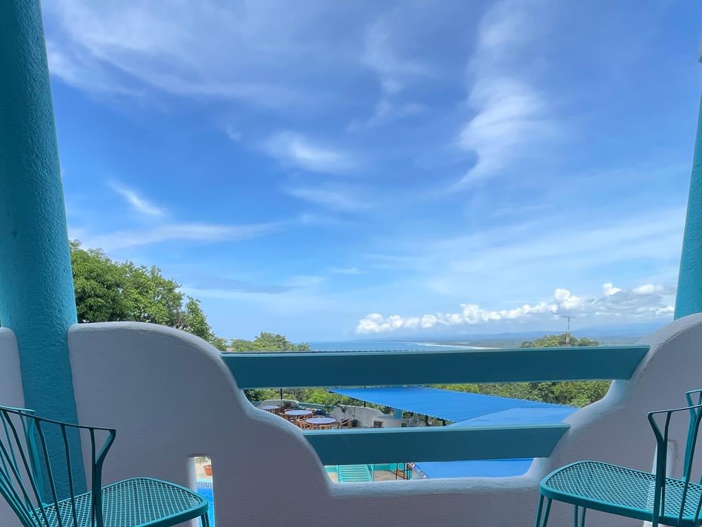 Iconic Ocean View Hotel In Manuel Antonio 