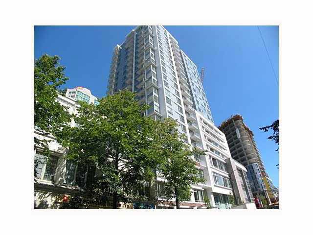 1204-821 Cambie St