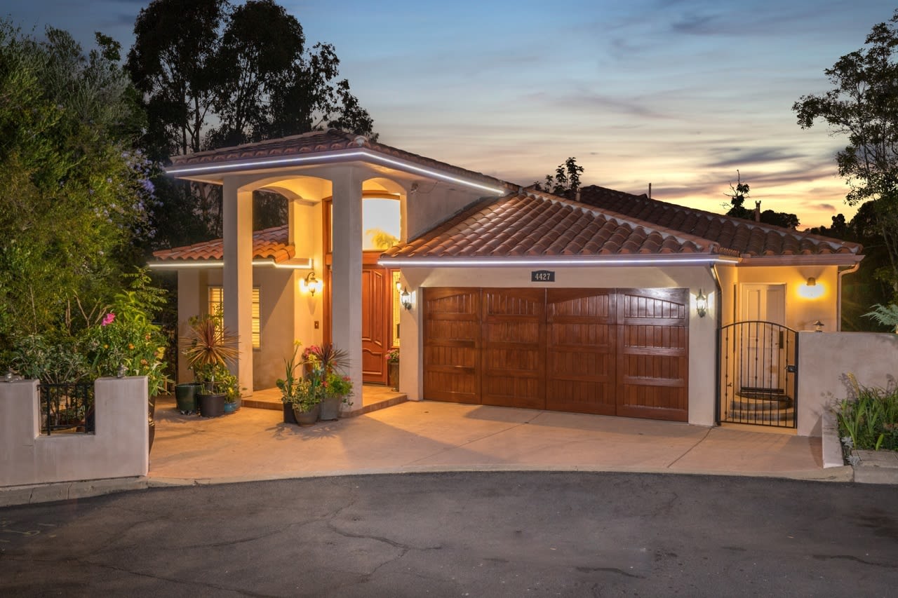 4427 Plumosa Way