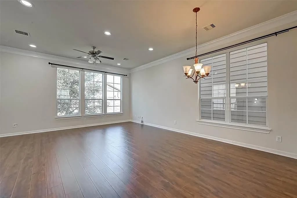 3216 Clearview Cir