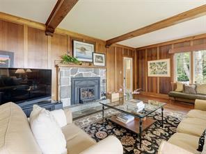 3900 Cadboro Bay Rd