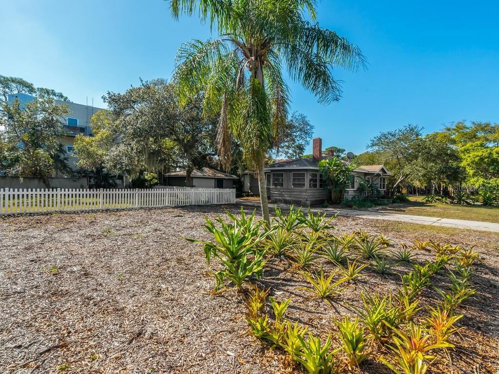 Valencia Terrace - A charming downtown cottage 