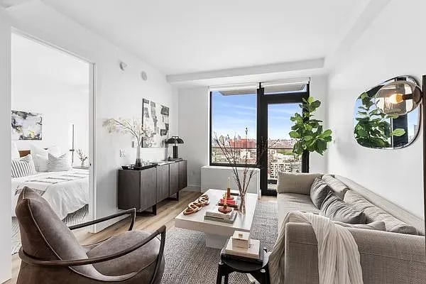 224 East 135th Street Unit: 1702