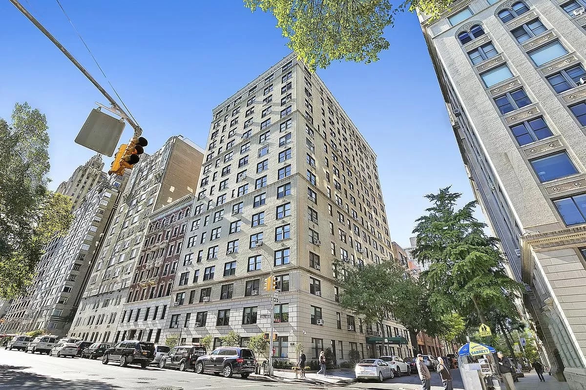 327 Central Park West Unit: 17E