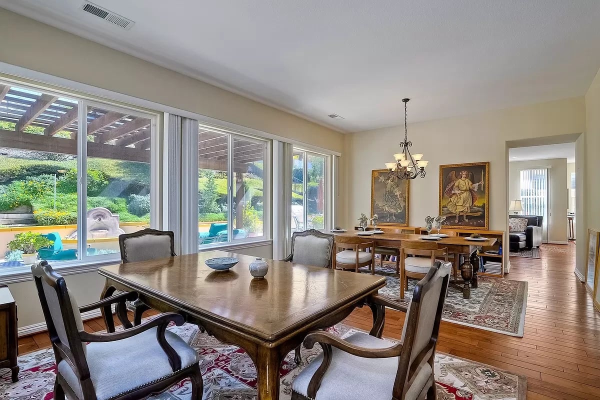 7020 Cinnamon Teal St