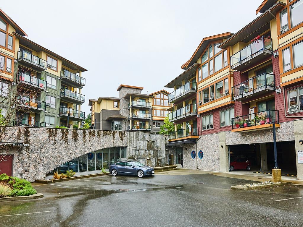401-3226 Jacklin Rd
