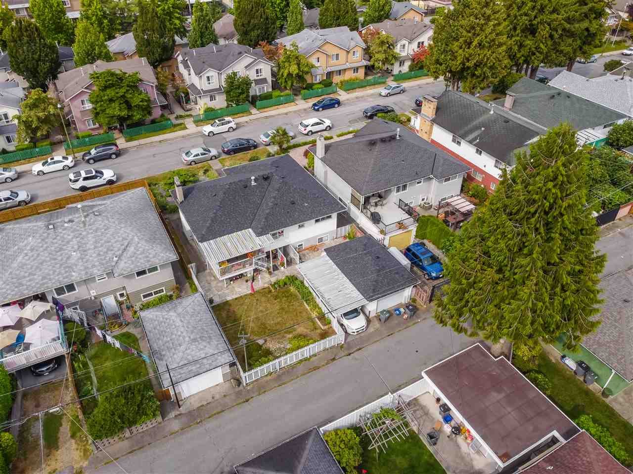 864 E 52nd Ave