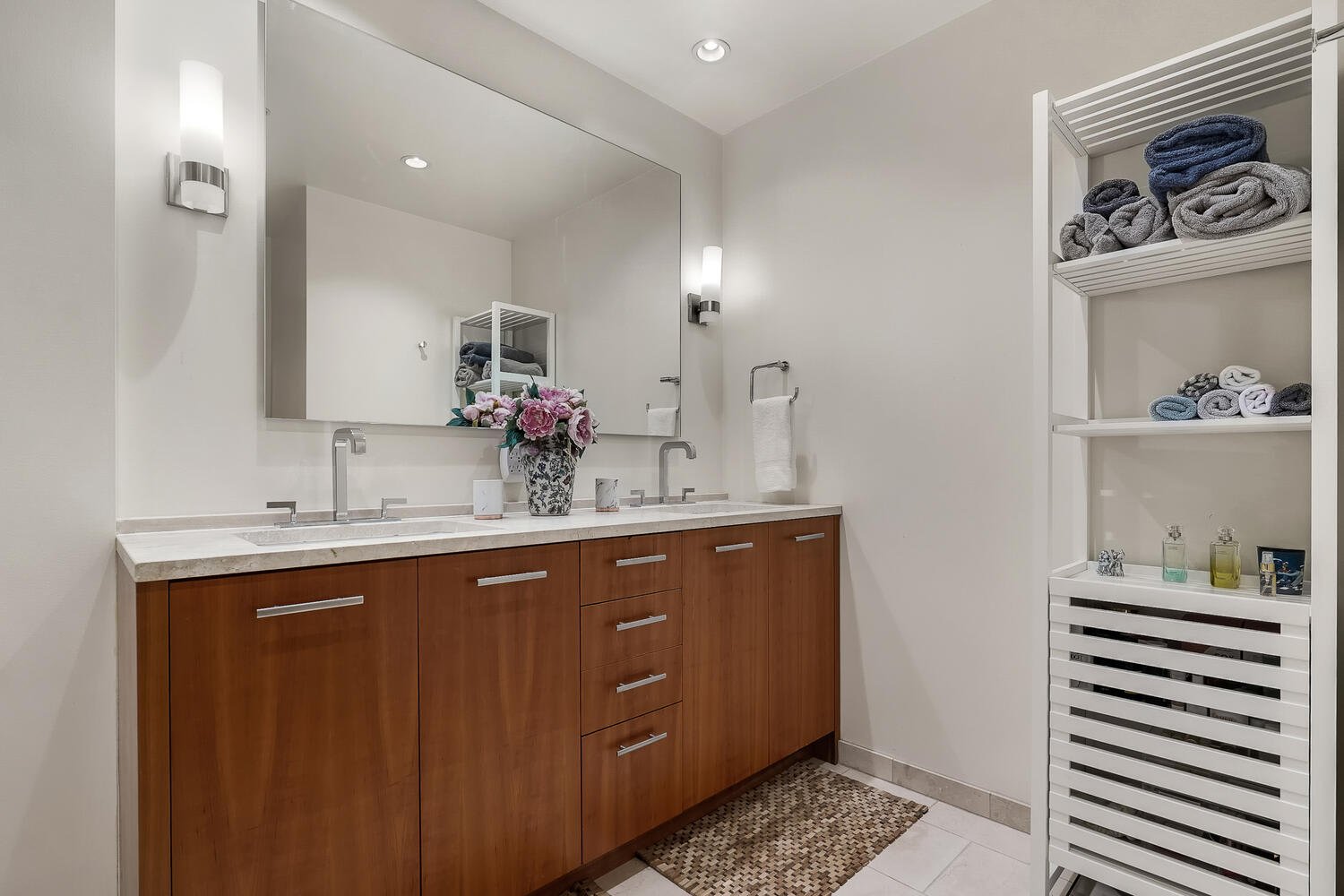 500 106th Avenue NE, Unit 601