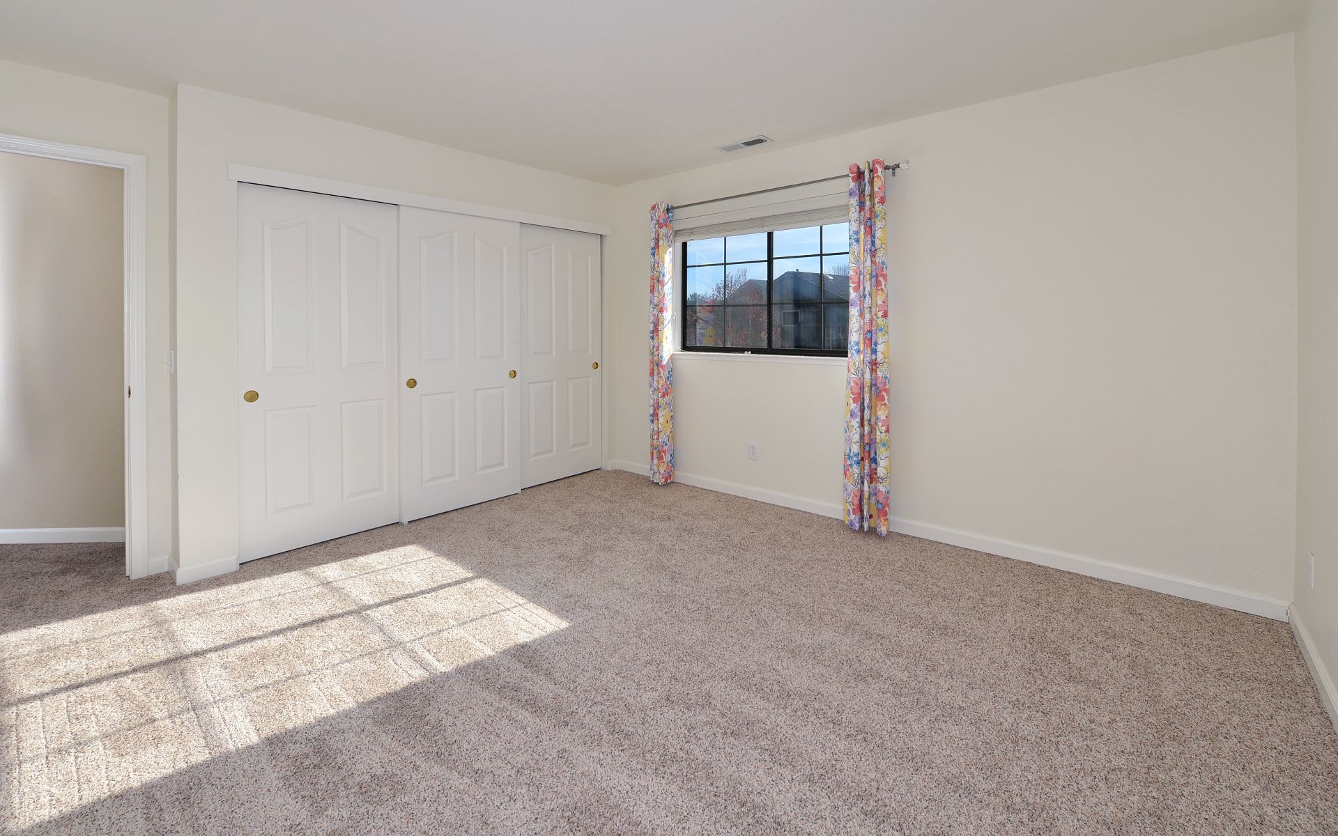 206 Chris St