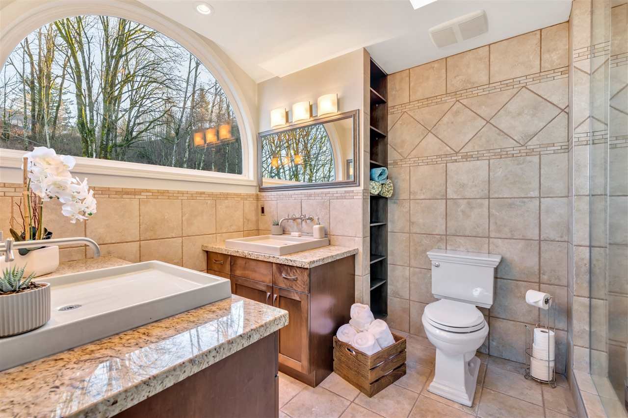 8673 Grand View Dr