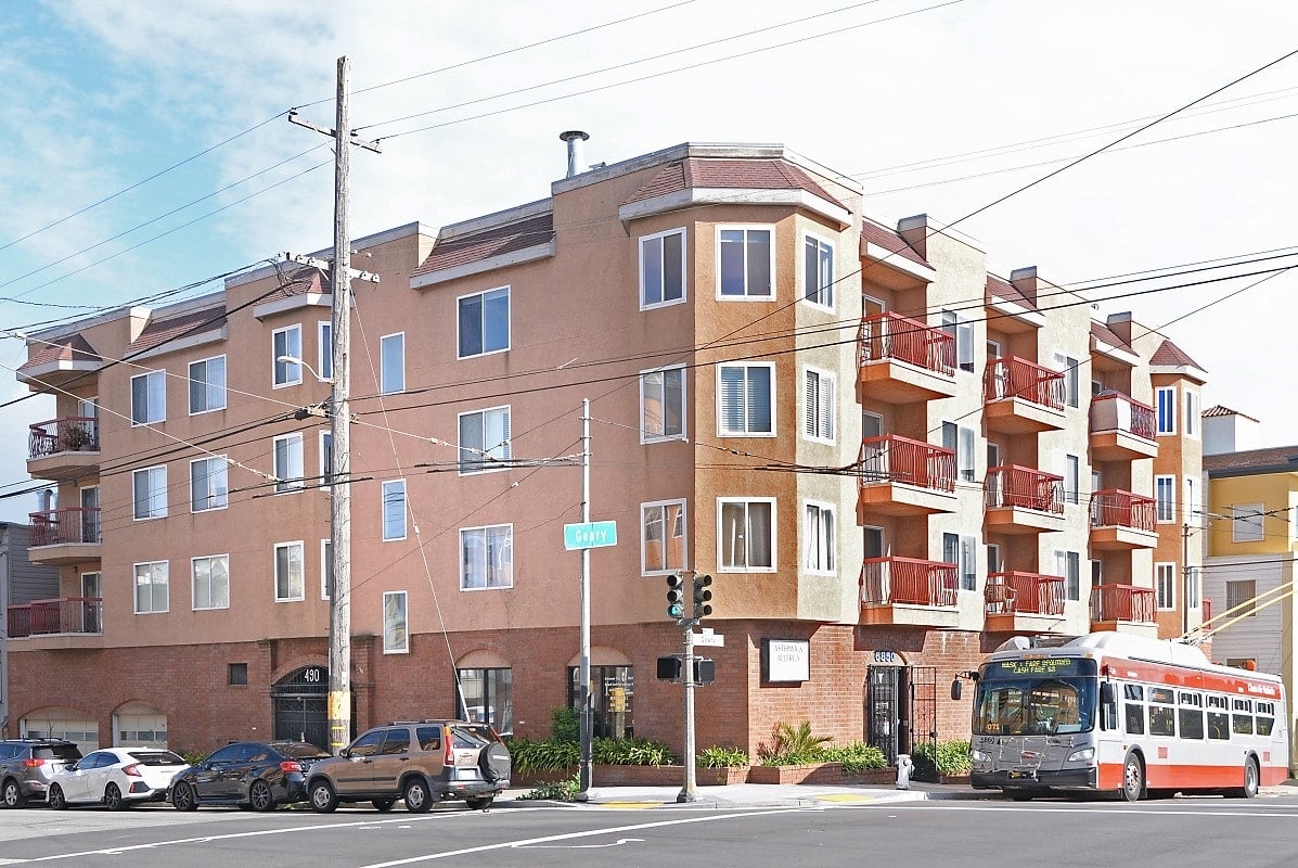490-33rd Ave Unit 301