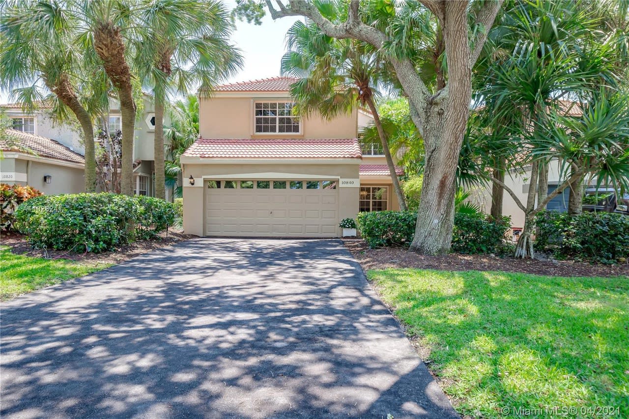 10840 NW 10 St