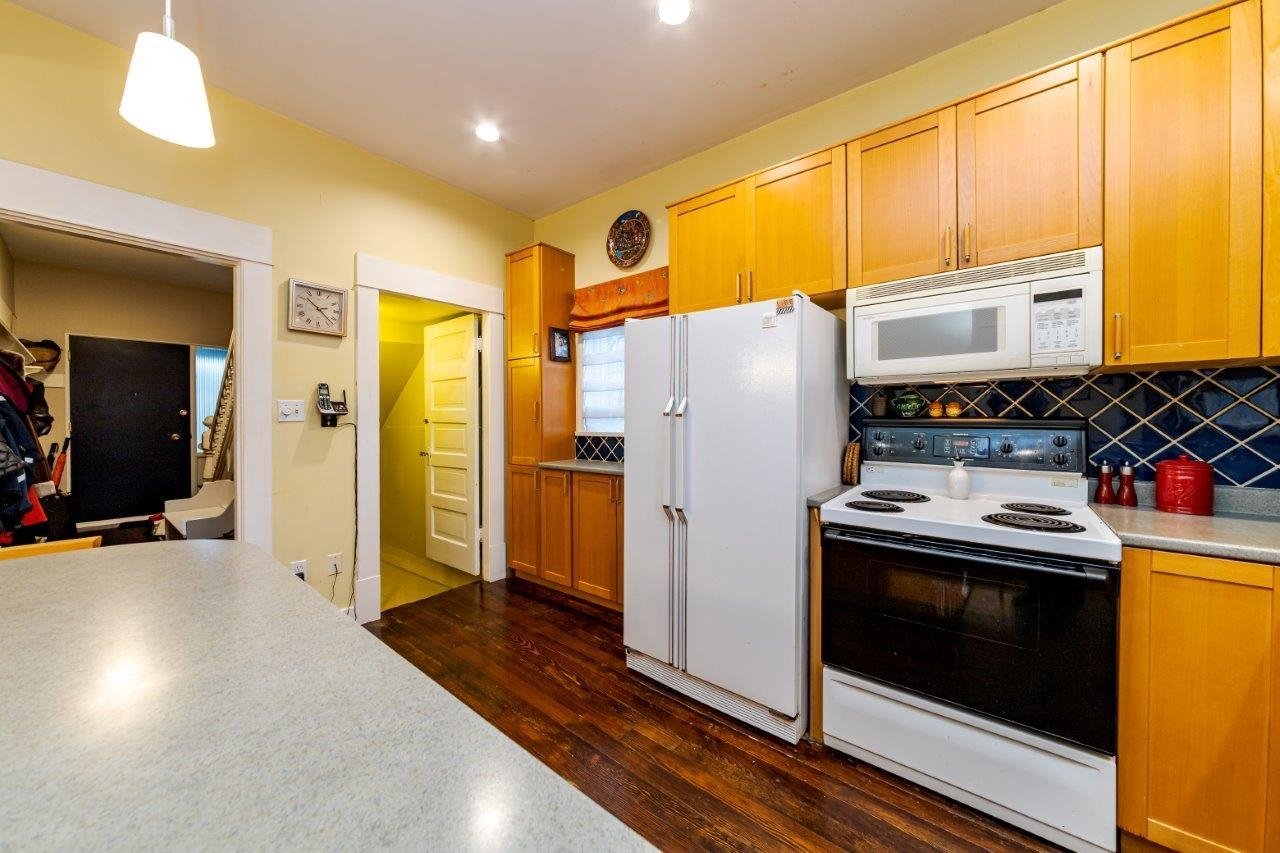 321 E 20th Ave
