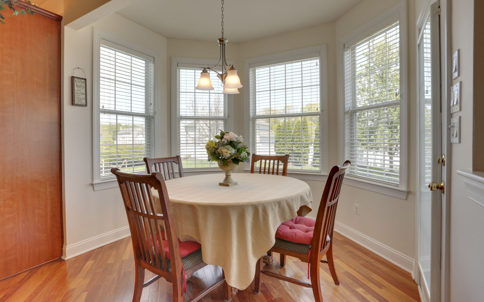 8 SHOREHAM CT