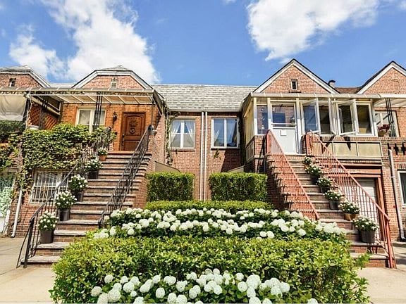 713 Avenue Unit: Y