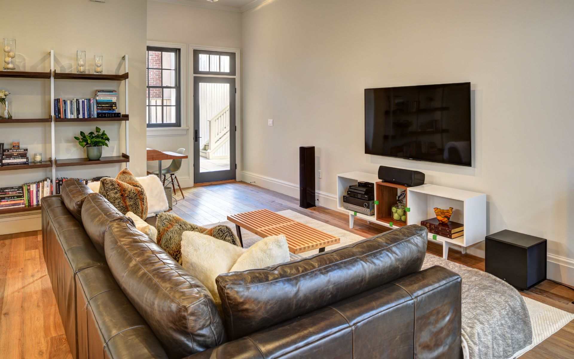 Watchcase Spacious Luxury Bungalow