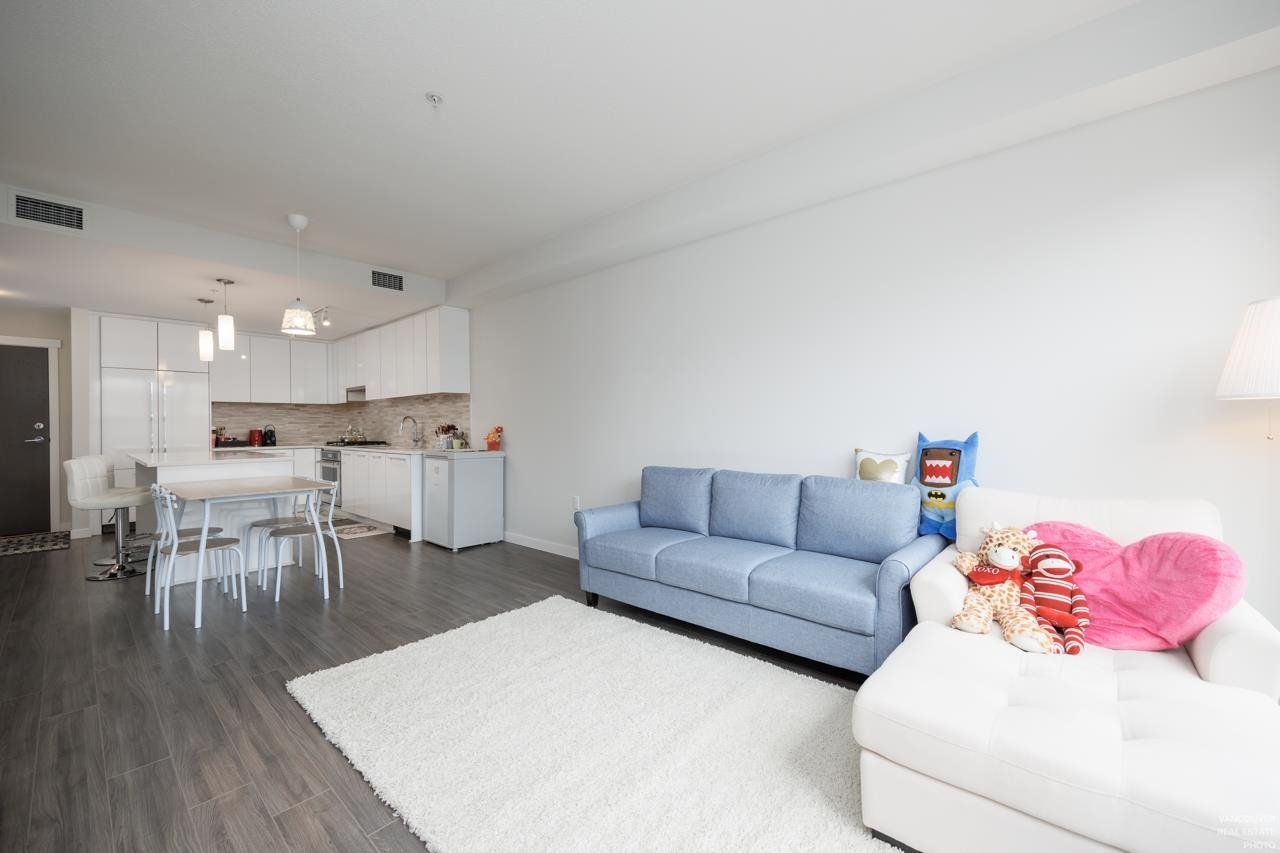 319-9551 Alexandra Rd