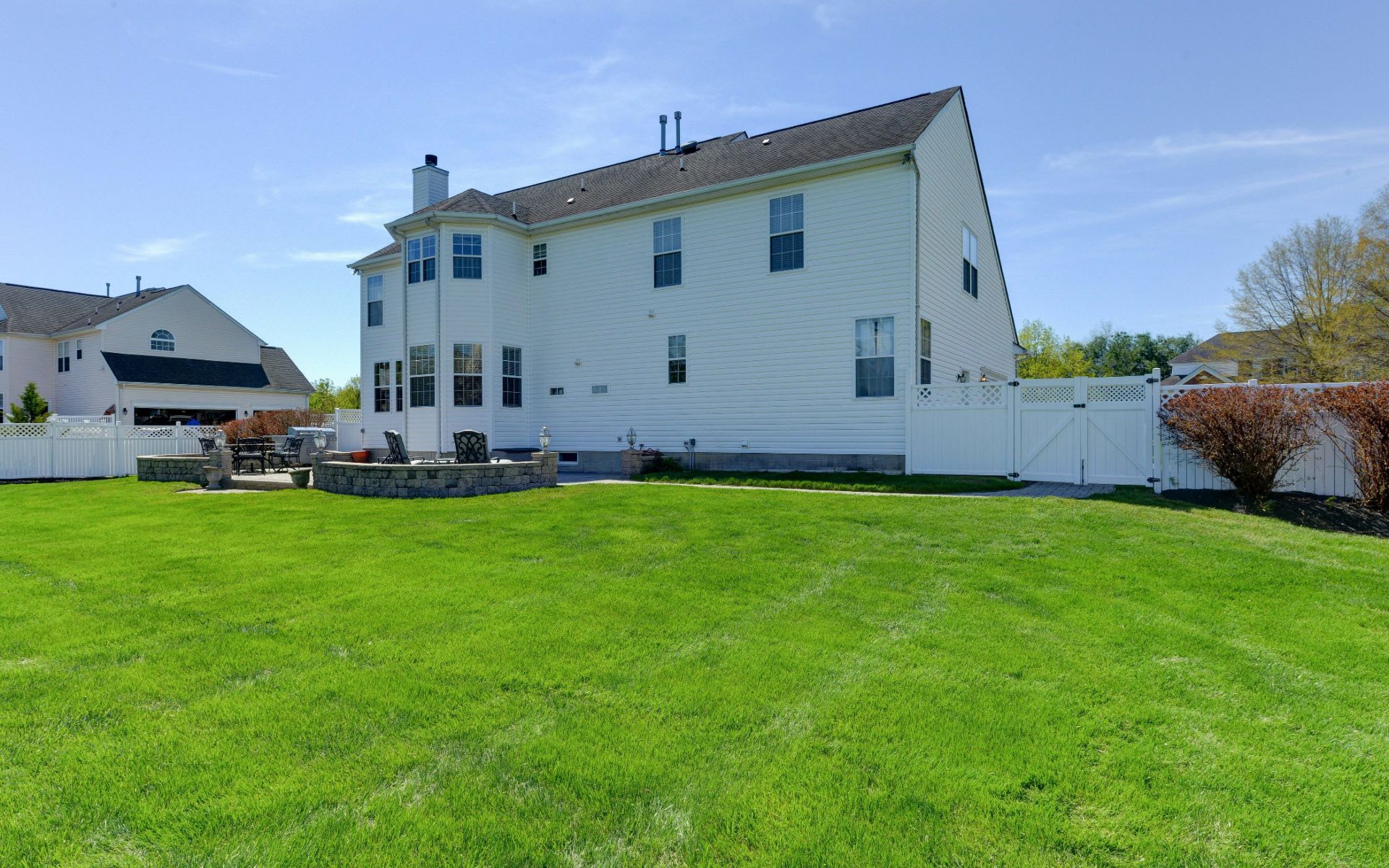 8 SHOREHAM CT