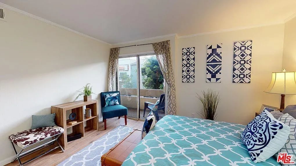 740 N Kings Rd APT 103