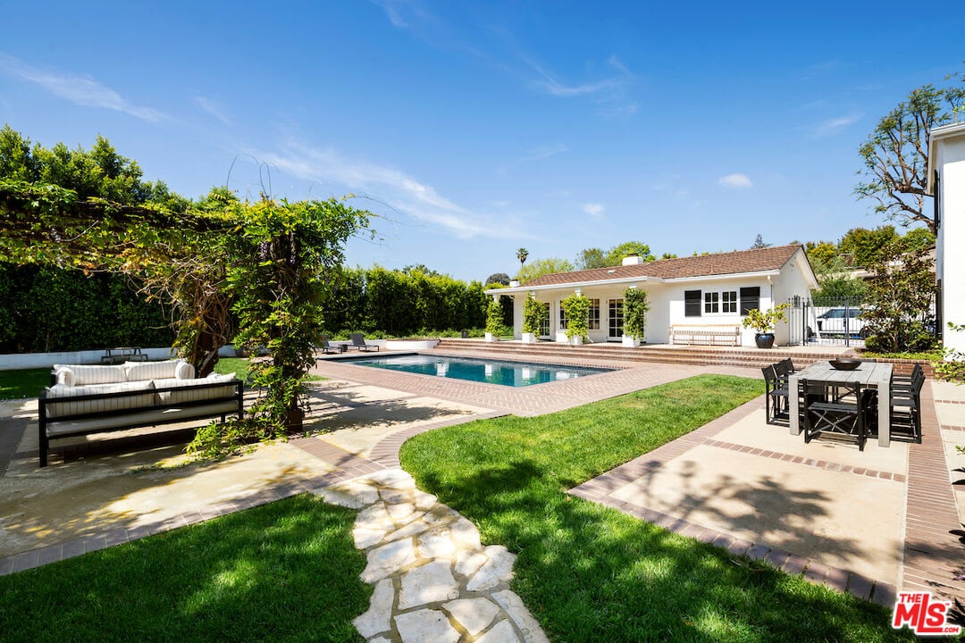 Valley Retreat