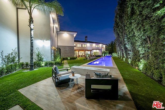 Sunset Blvd Modern