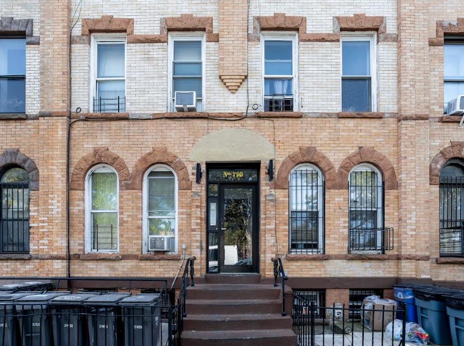 790 Madison Street, Apt 3-R