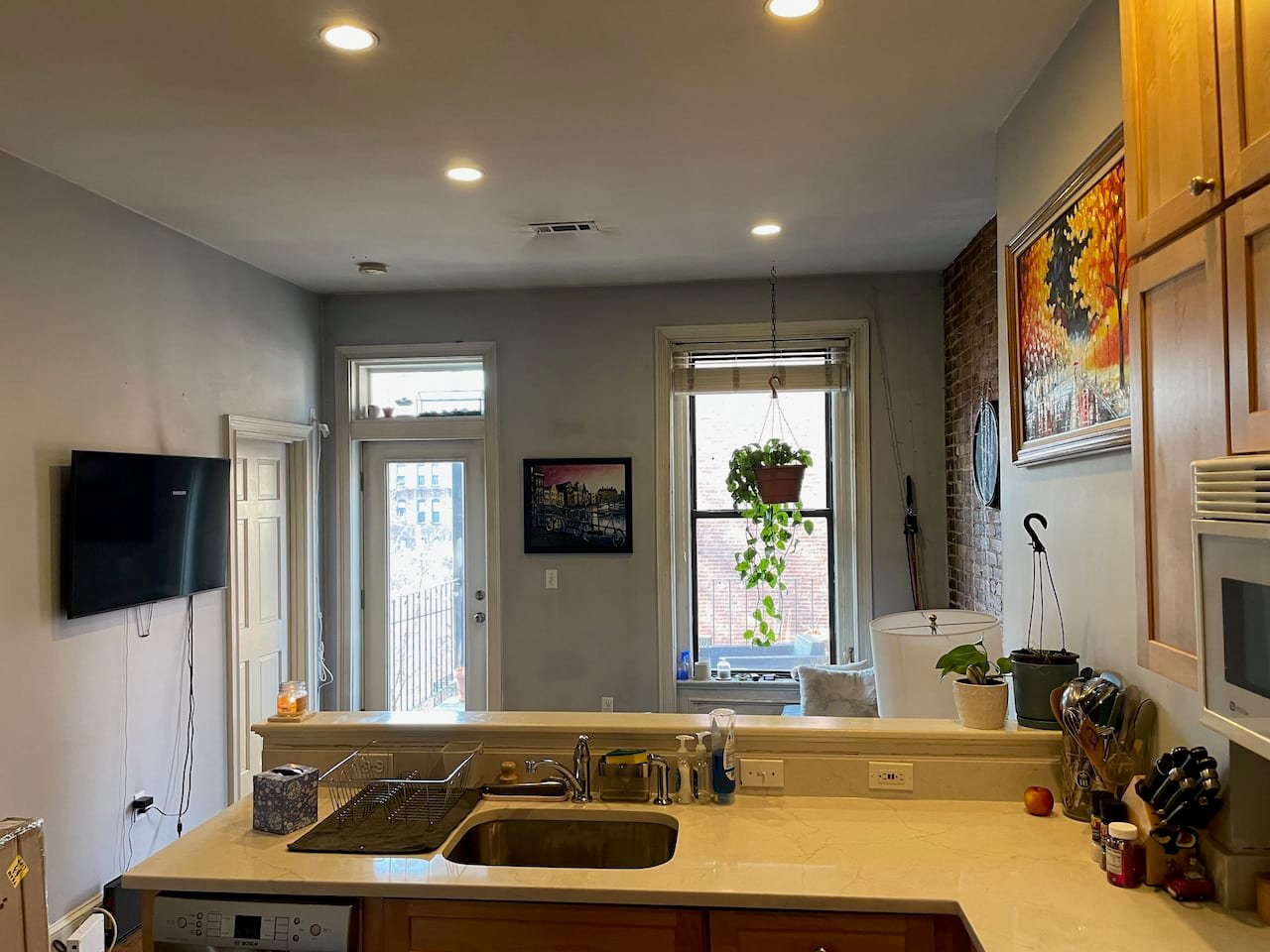 Sweet 1 bed 1 bath on Columbus - Deck and Laundry! AUGUST 1