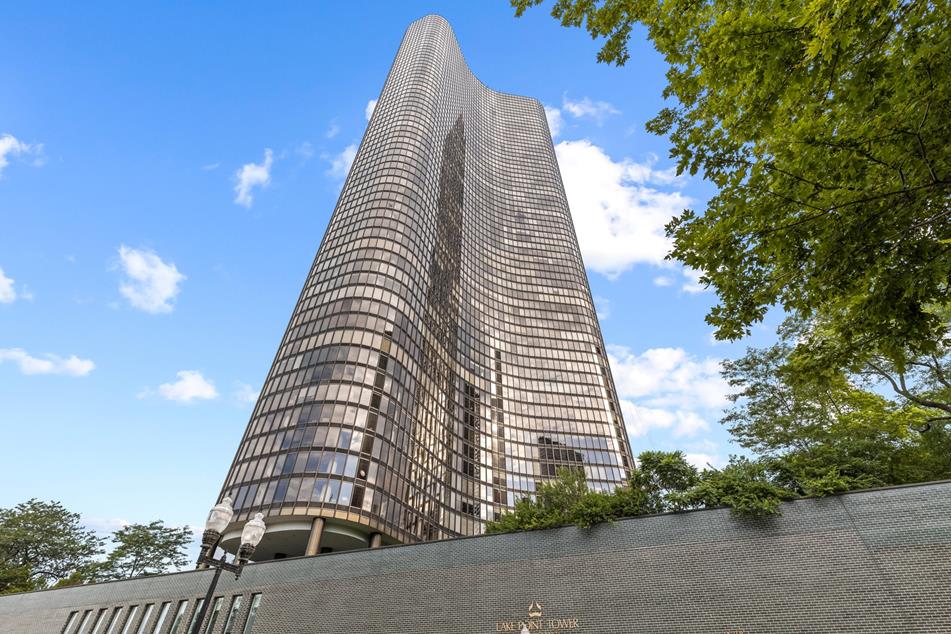 Rare Corner Lakefront Unit in Iconic Lake Point Tower