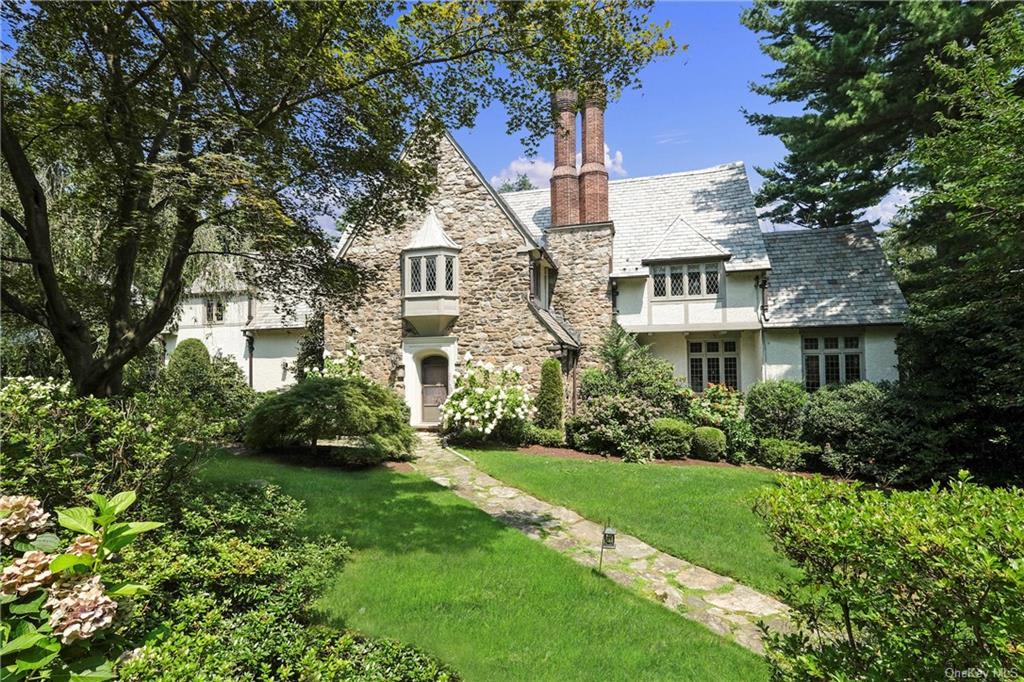 25 Rectory Ln