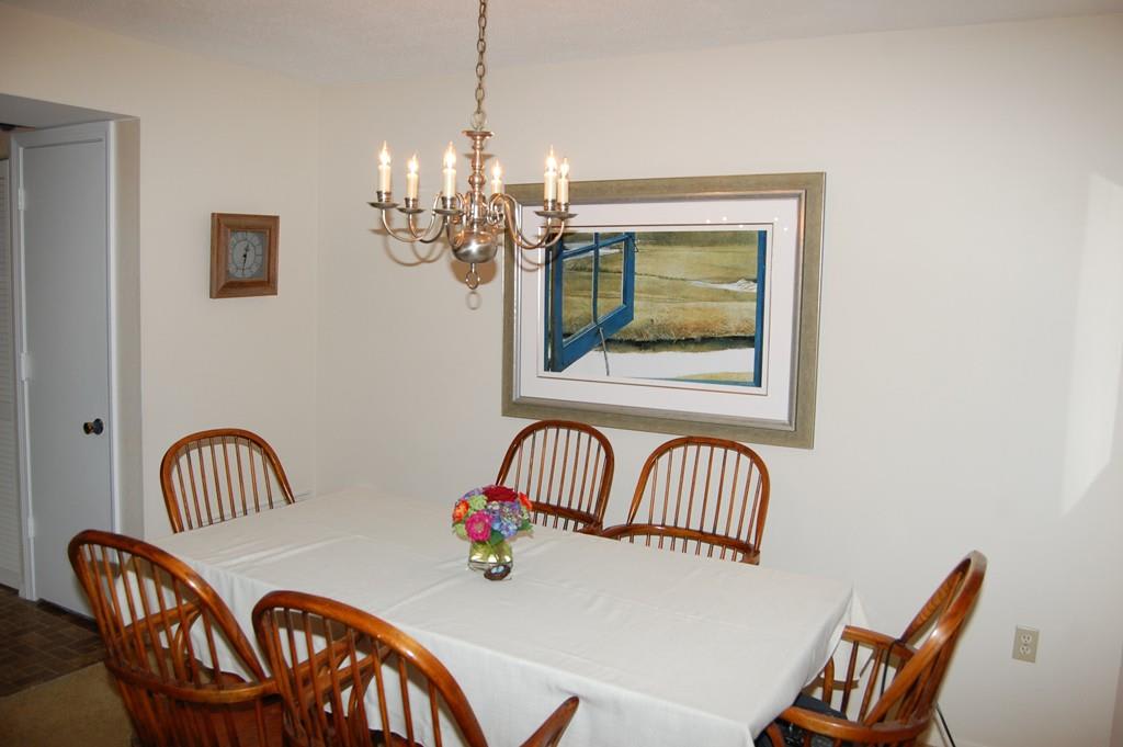 208 Greenbrook Drive, Unit 208