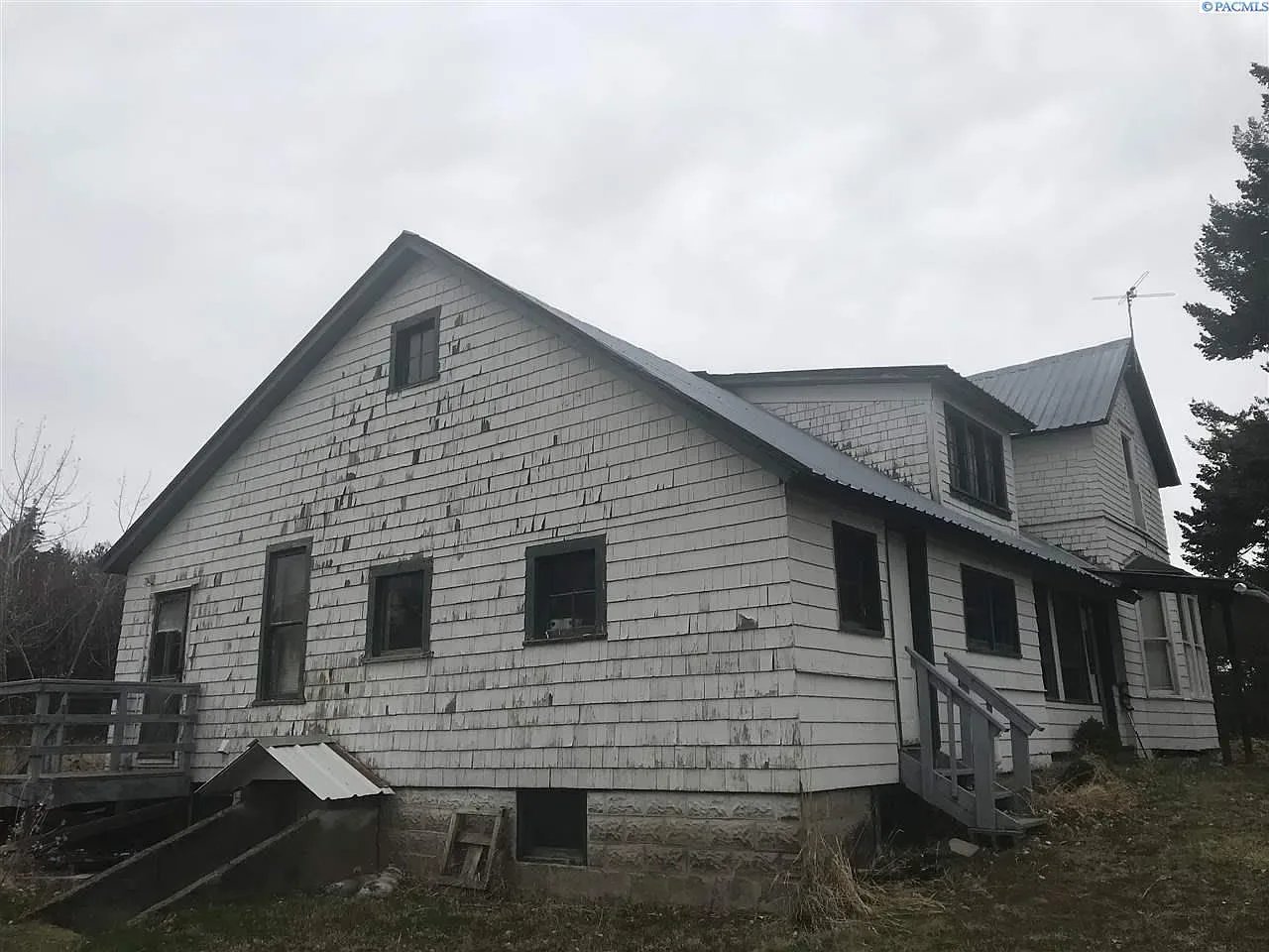 455 W Main St