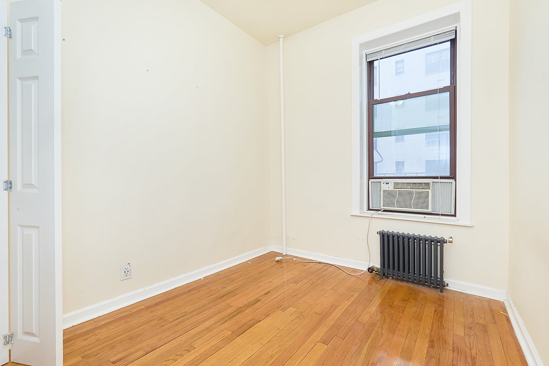 300 E 69th St, Unit 3E