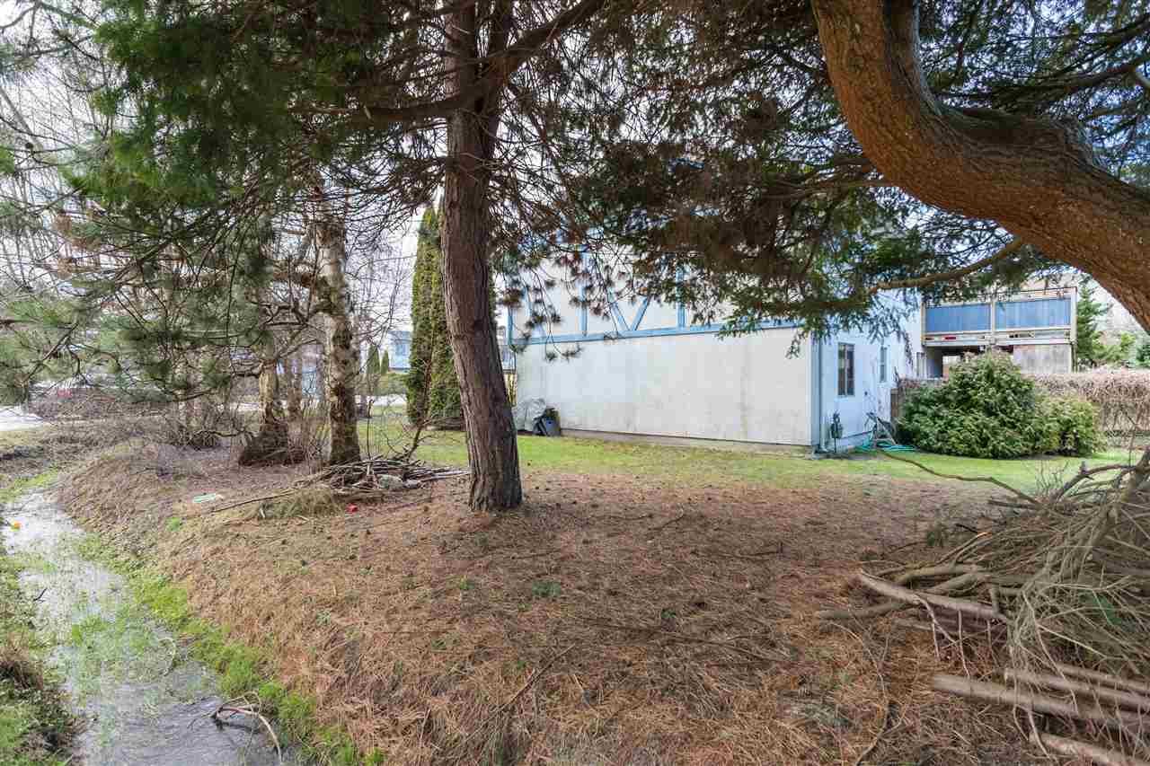 11251 Seafield Cres
