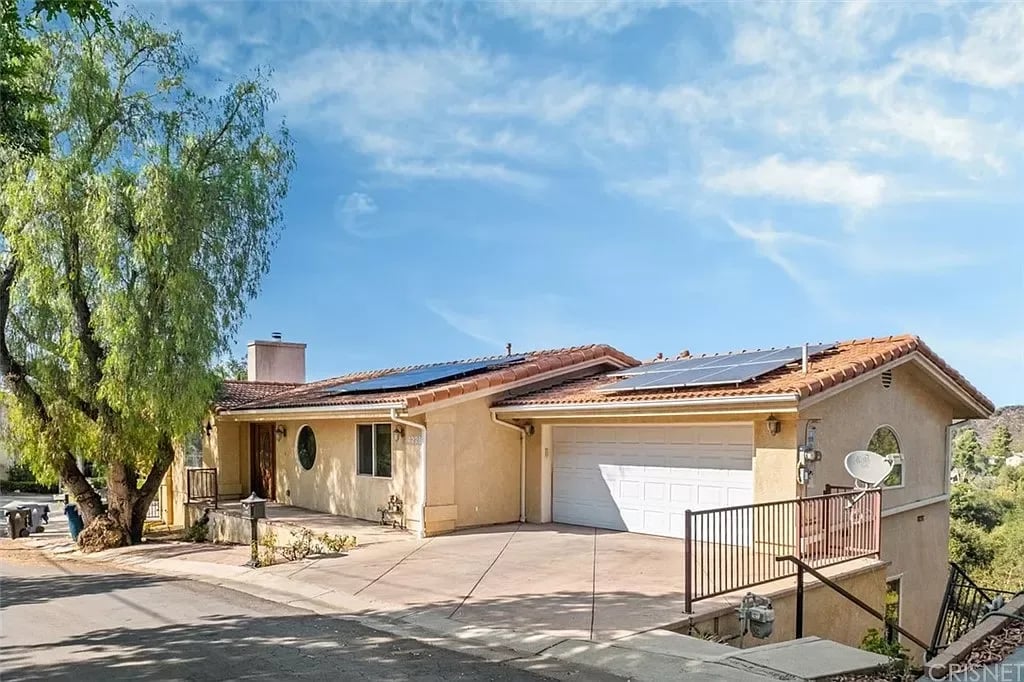 4228 Alhama Dr