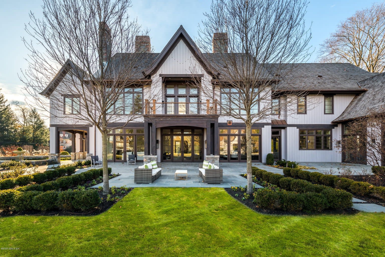 19 Meadow Dr