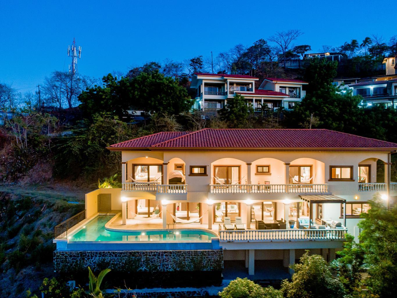 Luxury 6 BR Villa in Flamingo, Incredible Views | Starting At $1,350.00 Daily