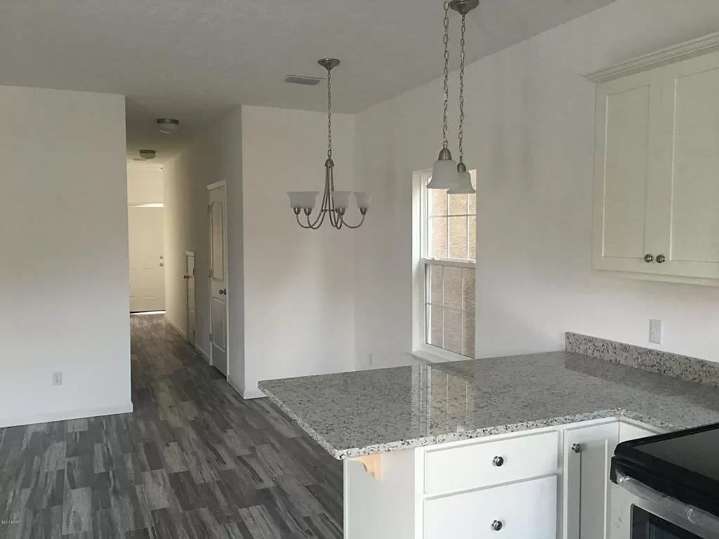 2421 CAUSEWAY MANOR Court