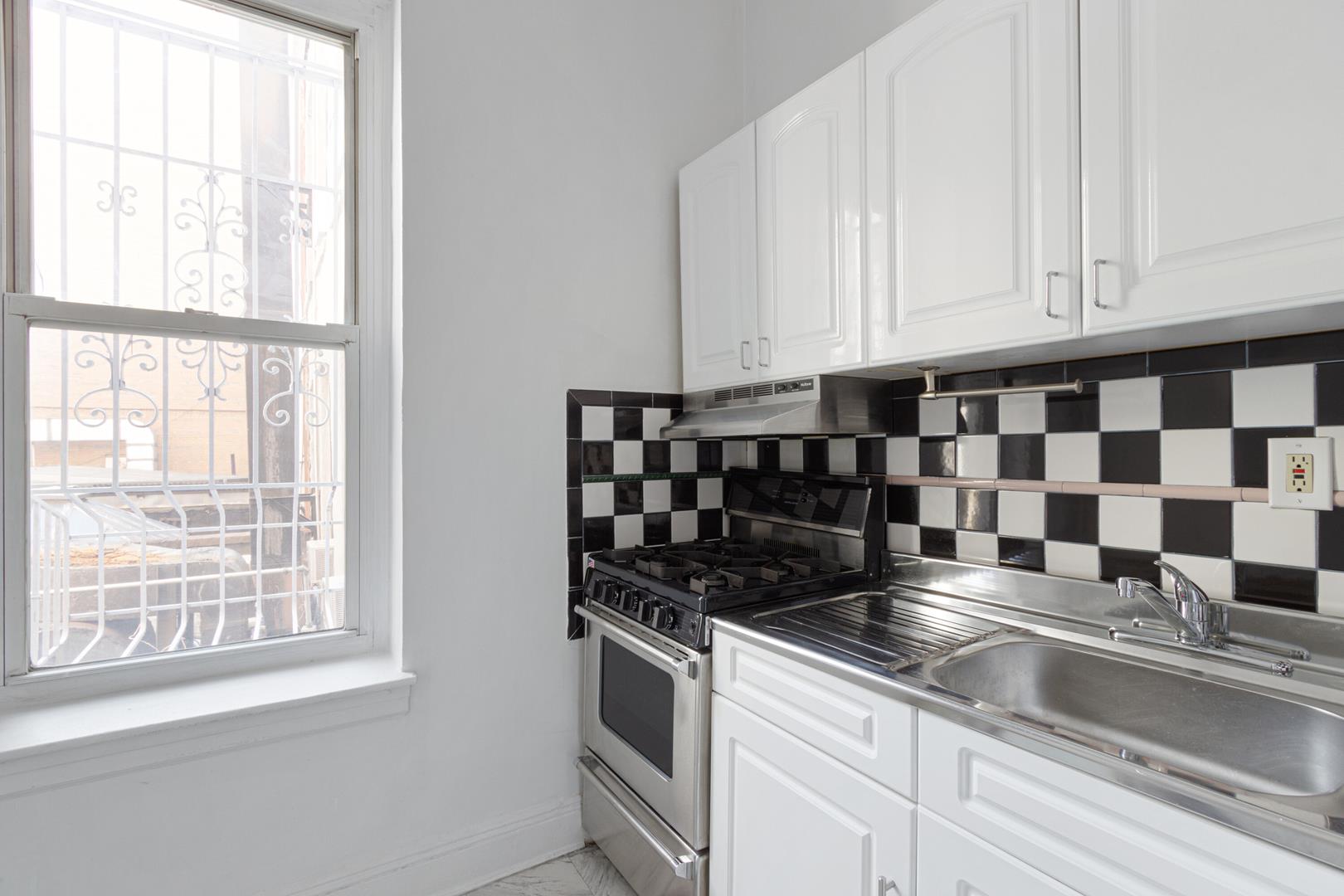 246 East 4th Street, Apt 1C